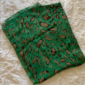 ✨ Green Cheetah Print Scarf ✨